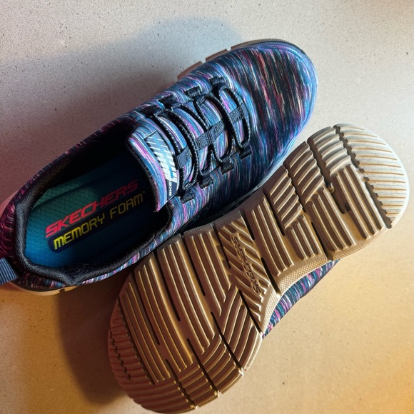 Sketchers memory foam- slip on. - Picture 3 of 3